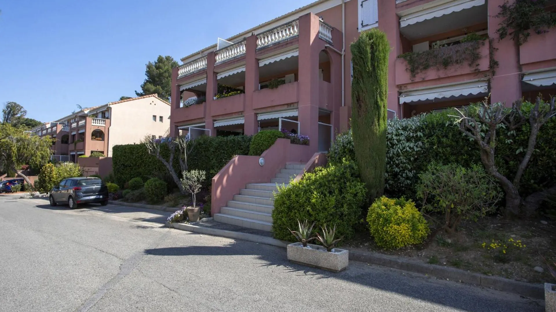 Apartment Vaugrenier Presidence By Interhome Villeneuve-Loubet